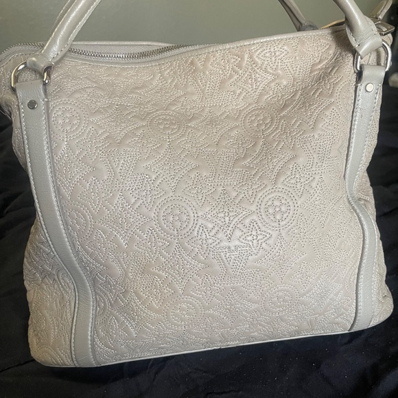 Authentic LV Antheia Ixia PM handbag - Picture 6 of 9